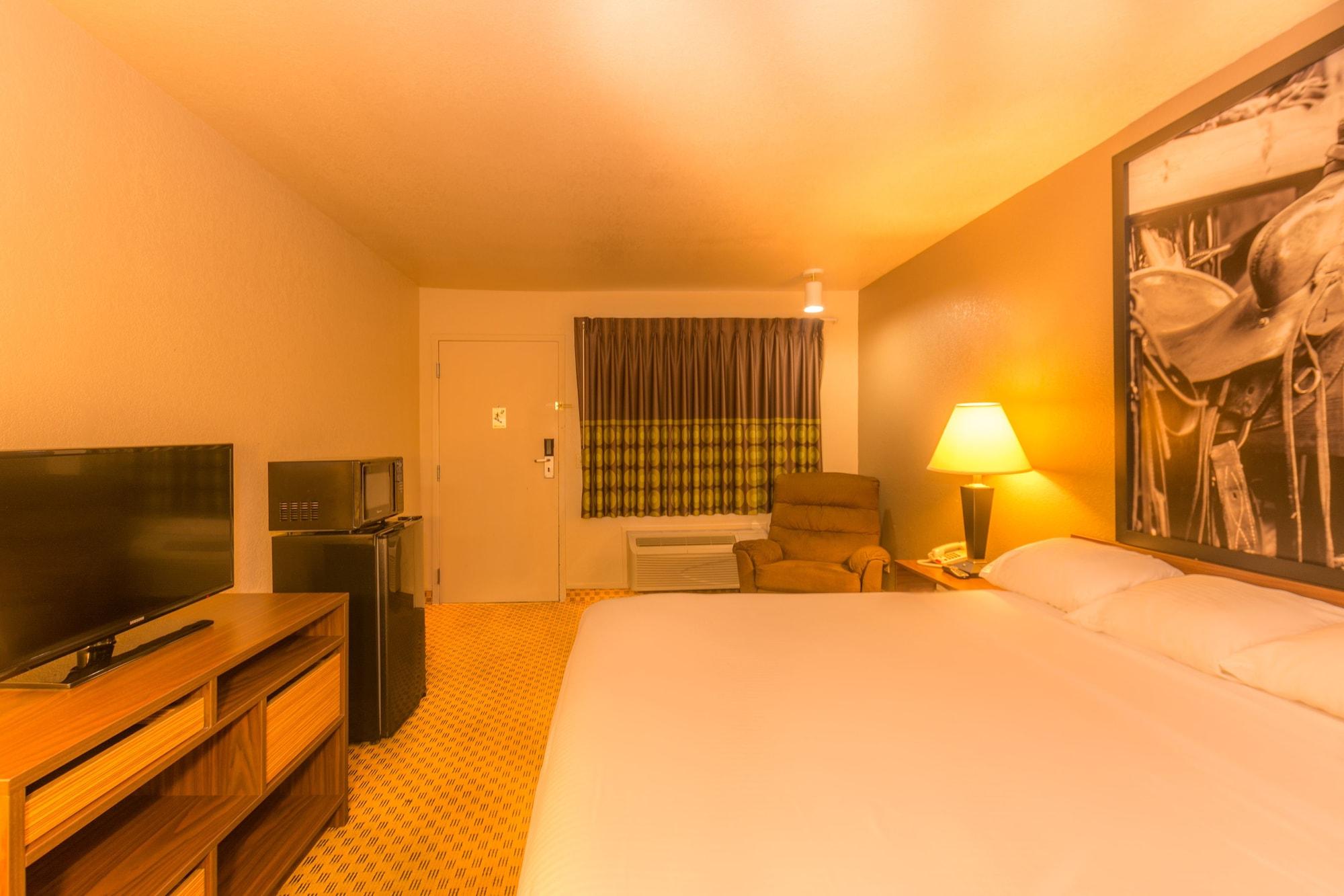 Super 8 By Wyndham Oklahoma Airport Fairgrounds West Motel Екстериор снимка
