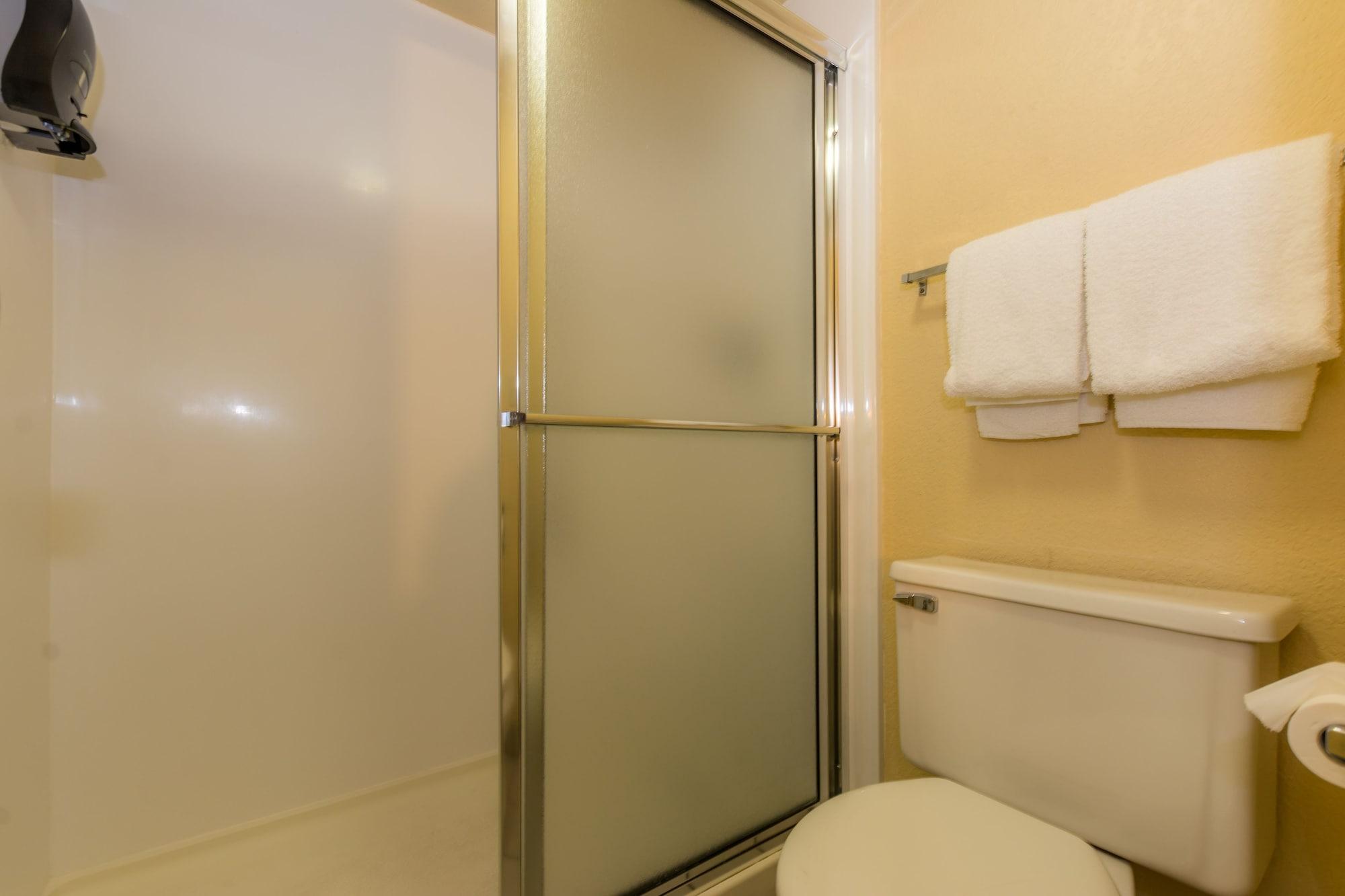 Super 8 By Wyndham Oklahoma Airport Fairgrounds West Motel Екстериор снимка