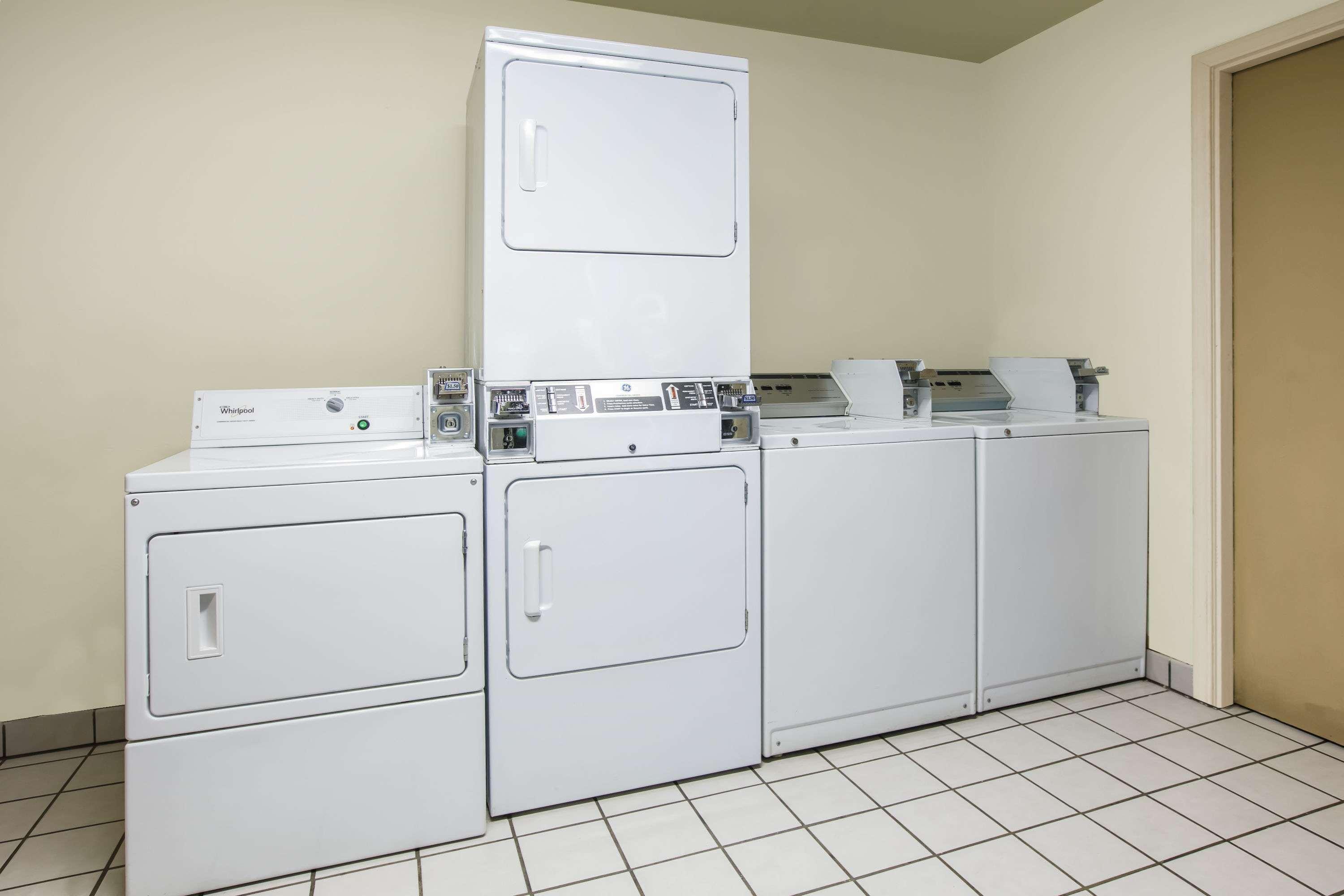 Super 8 By Wyndham Oklahoma Airport Fairgrounds West Motel Екстериор снимка
