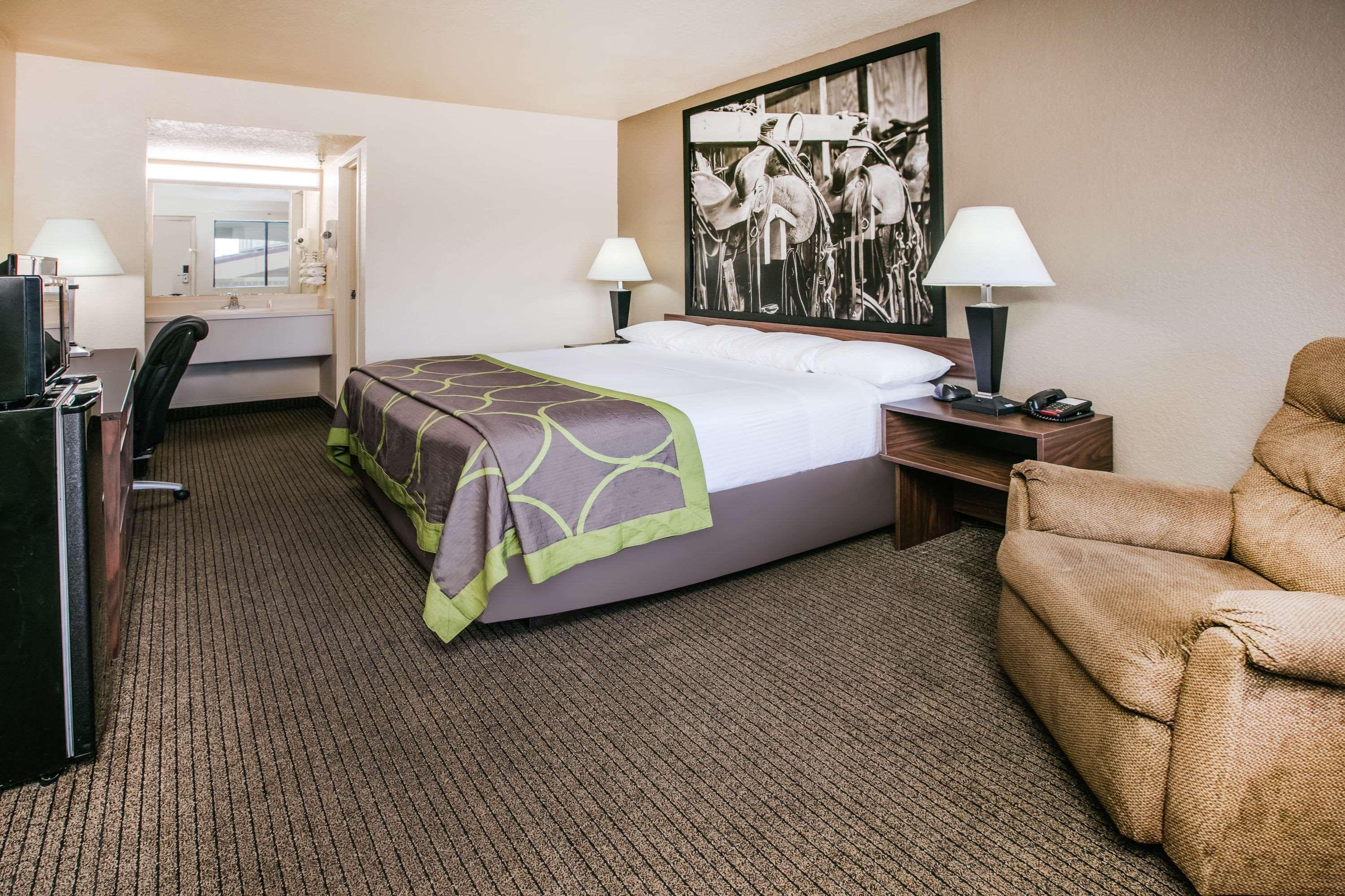 Super 8 By Wyndham Oklahoma Airport Fairgrounds West Motel Екстериор снимка